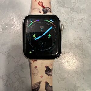 Apple iWatch series 6, 44mm, GPS capable, WR 50m with charger